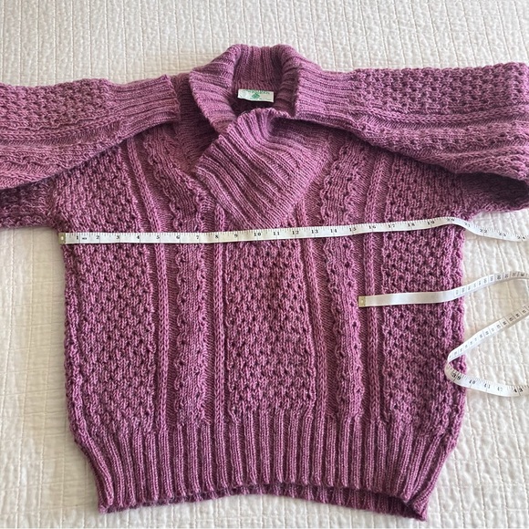 Like New condition!  Vintage Rosmuc lilac wool Irish cropped sweater - Picture 8 of 9